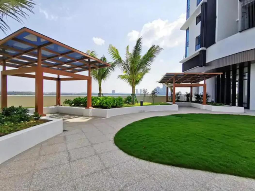 Almas Puteri Harbour Nusajaya Suite Room Exclusive Room 5 Min To Legoaland By Homespace Exteriör bild