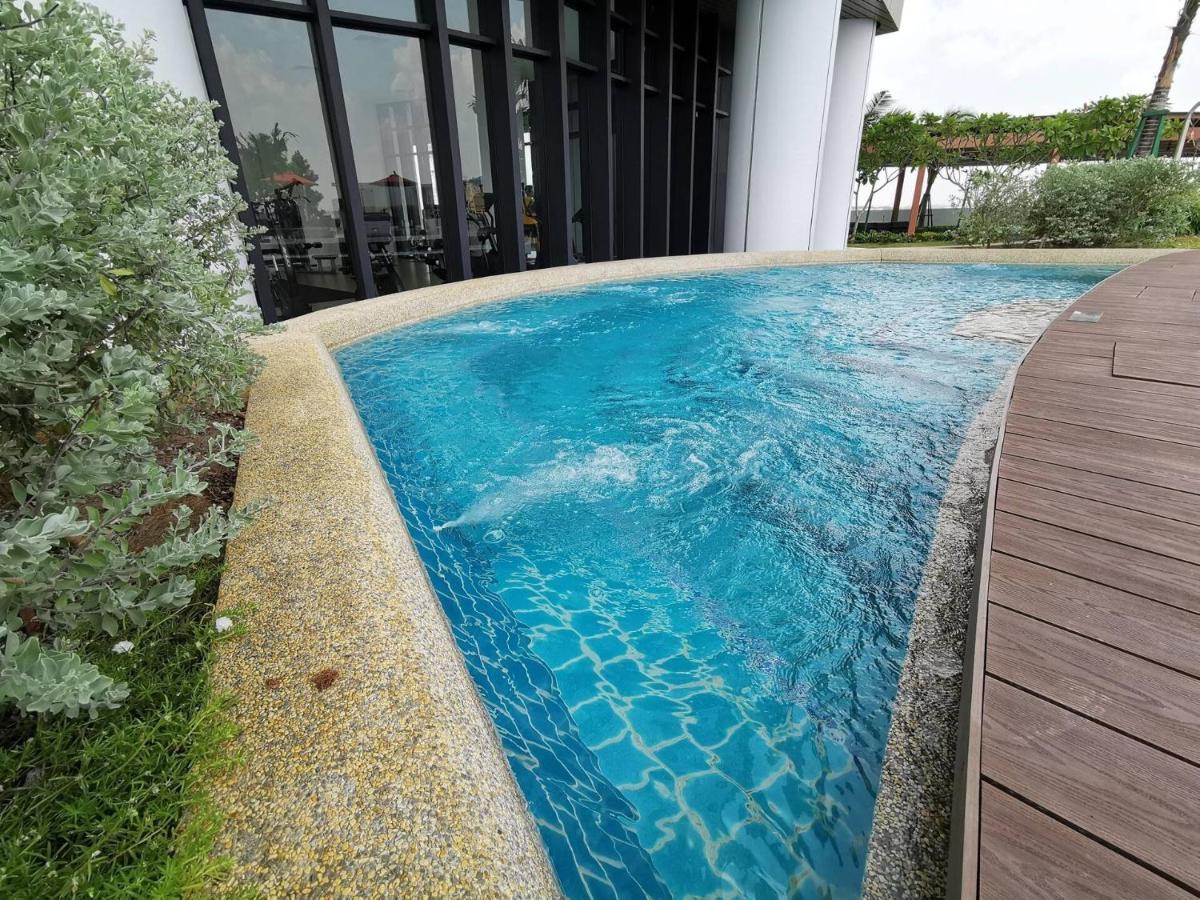 Almas Puteri Harbour Nusajaya Suite Room Exclusive Room 5 Min To Legoaland By Homespace Exteriör bild