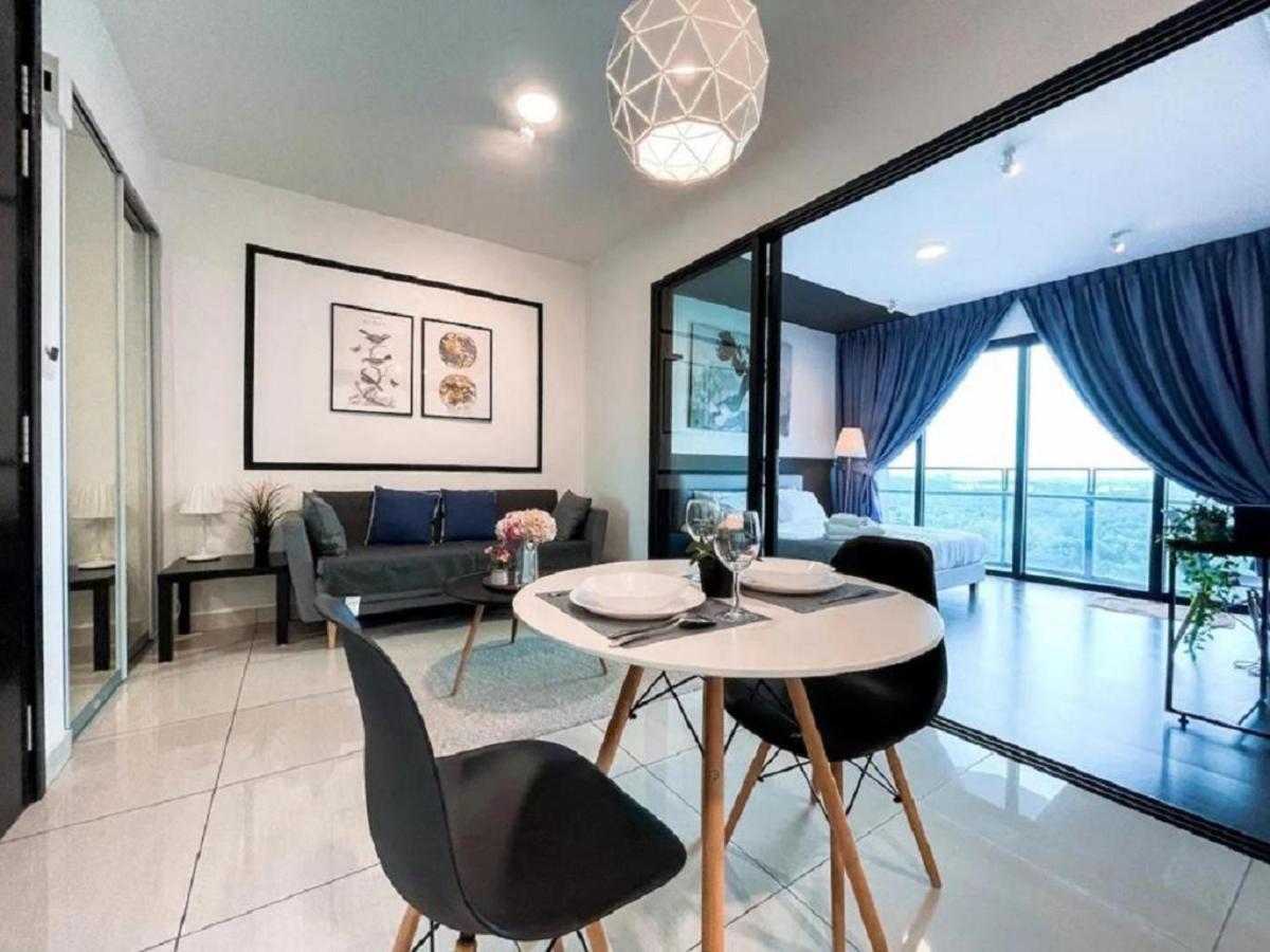 Almas Puteri Harbour Nusajaya Suite Room Exclusive Room 5 Min To Legoaland By Homespace Exteriör bild
