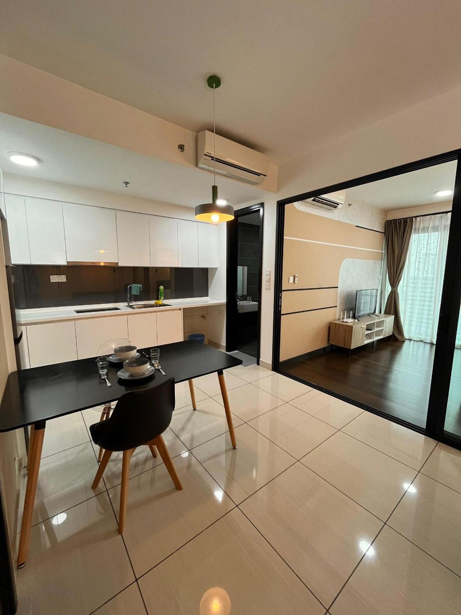 Almas Puteri Harbour Nusajaya Suite Room Exclusive Room 5 Min To Legoaland By Homespace Exteriör bild